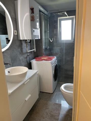 Apartma Ella *