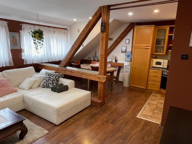 Apartma Ella